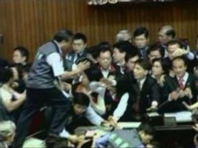 Thai lawmakers get physical