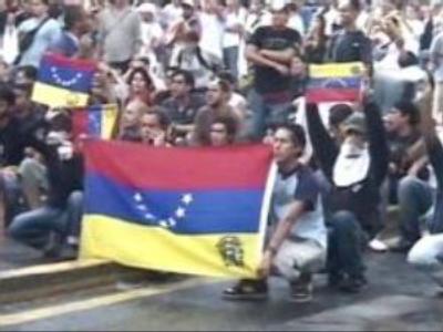 Thousands of Venezuelans protest Chavez