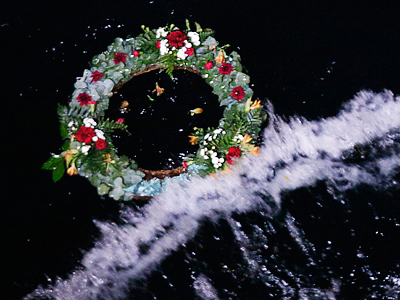 In memoriam: Somber ceremony at sea marks 100 years since Titanic tragedy (PHOTOS)
