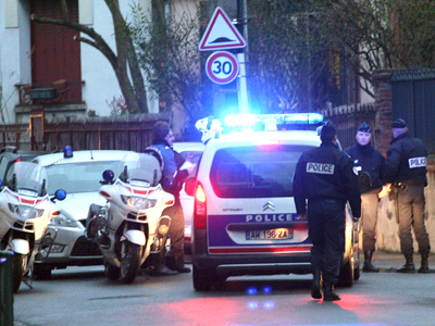 Toulouse hunt: AK-armed 'scooter-shooter' trapped in house