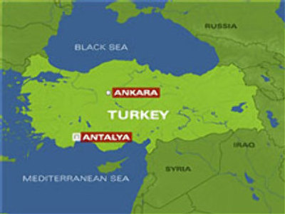 Tourist bus crashes in Turkey