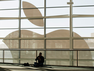 iPhone users take bite out of Apple in phone tracking case