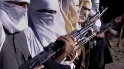 Pakistani Taliban fighters hold weapons as they receive training in Ladda, South Waziristan tribal region, in this still image taken from a video, shot between December 9 to December 14, 2011 (Reuters / Reuters TV)