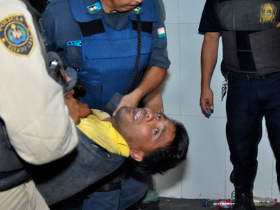 At least 50 killed, 90 injured in Venezuela prison riot (PHOTOS)