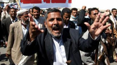A Yemeni man shouts slogans as anti-regime protesters, inspired by the suspension of Syria from the Arab League, stage a massive rally in Sanaa on November 16, 2011 to urge the regional grouping to do the same with Yemen (AFP Photo / MOHAMMED HUWAIS)