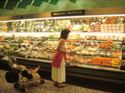 Want to be sure it's GM-free? Buy food in Moscow (Reuters)