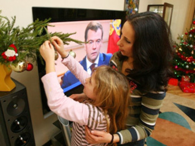 “What’s on the other side?” Muscovites ask as Medvedev speaks