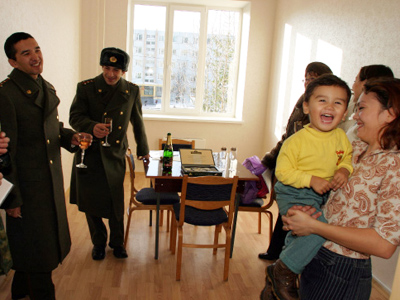 There will be no homeless officers left by 2012 – Medvedev