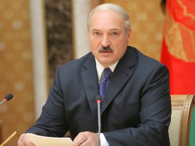 Lukashenko calls Russia and EU partners, seeks help