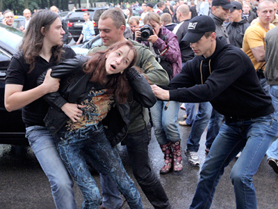 Belarusian silent protestors say “Hush!”