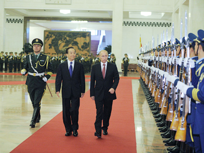 As global economy cools, Russian-Chinese relations heat up