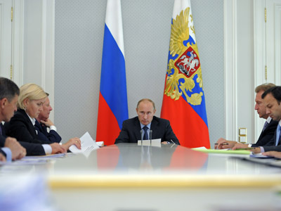 Regional development minister resigns after Putin knuckle-rap