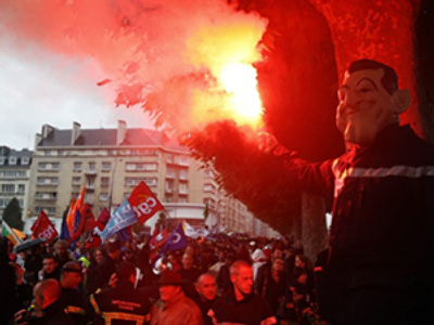 French refuse to eat cake as pension showdown heats up