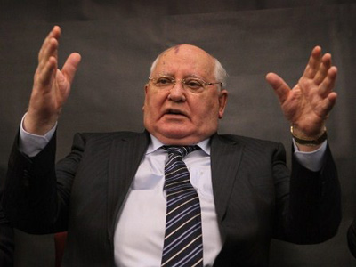 Gorbachev praises democratic Russia