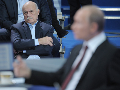 Putin election HQ: Medvedev ‘not helpful enough’