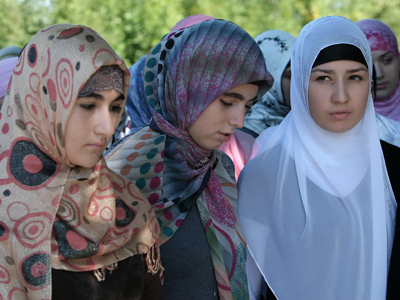 Russian school bans 5 Muslim girls from classes for wearing hijab