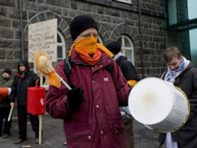 Icelandic government falls – will Europe learn from Haarde lesson?