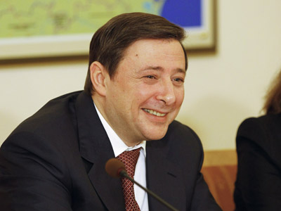 Russia’s richest official earns $16MLN
