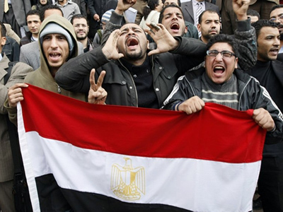 Mubarak hopes to thwart "mega protest" with new government