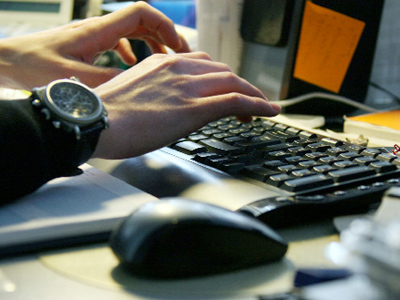 Medvedev to propose internet regulation rules to G8