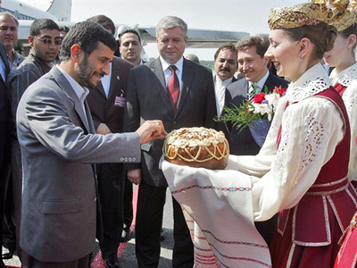 Iran agrees on politics and oil with “Belarusian friends”