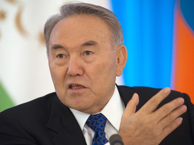 Kazakh president agrees to run in early elections, passes language test