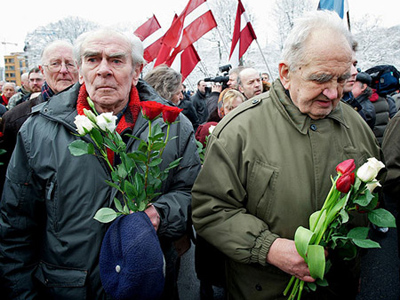 Anti-fascists rain on Waffen SS parade in Latvia