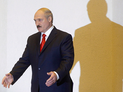 Poland urges Lukashenko to give up power