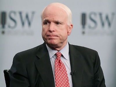 'McCain losing common sense'