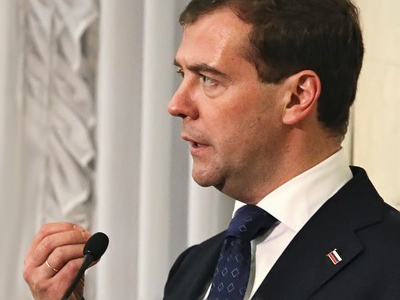 Medvedev calls for full disarmament for weapons of mass destruction