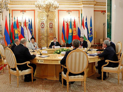 Medvedev calls to arms former Soviet allies over new challenges