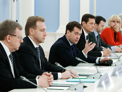 Medvedev calls on governors to develop programs for single-industry cities