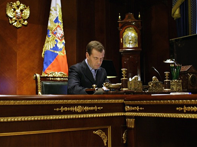 “Parties should not lag behind society’s development”