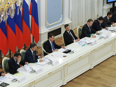 Medvedev gives thumbs up to ‘Russia without fools’