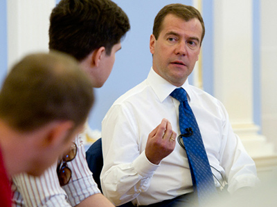 Medvedev pushes for global nuclear safety agreements