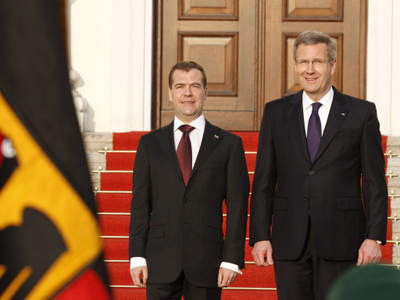 Visas ‘a relic of the past’ - Medvedev
