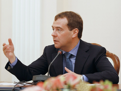 Opposition urges Medvedev to push reforms before departure