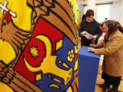 Moldova torn between East and West seeks to end stalemate