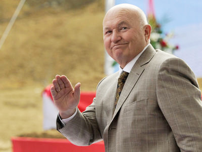 Ousted Moscow mayor vows to remain in Russia and fight for good name