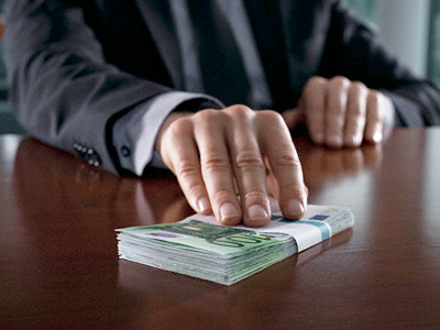 Moscow mayor steps up fight against bribe-takers