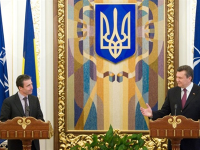 NATO offers Ukraine help in reforming armed forces