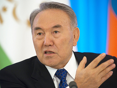 Kazakh president urged to stay until 2020