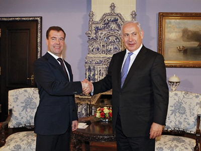 Netanyahu in Moscow as Medvedev continues Middle East peace drive