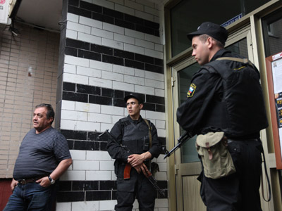 Homes of Russian opposition figures searched ahead of rally