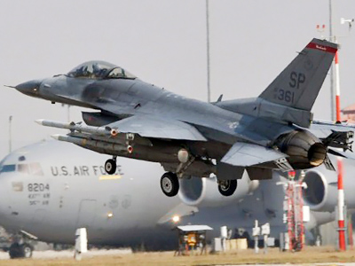 Poland expects Obama to sign F-16 airbase deal