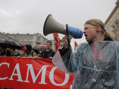 Power vs opposition: From accusations to dialogue
