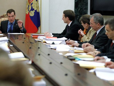 “All Nazis are anti-national” – Medvedev