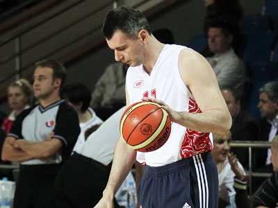 Mikhail Prokhorov shoots for Kremlin, but will he score?