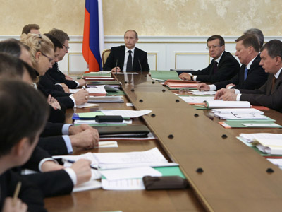 Russians want Putin to change government