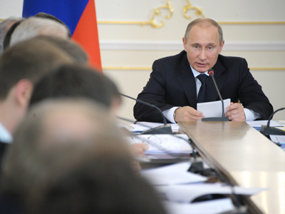 Internet to give lawmaking powers to every Russian - Putin